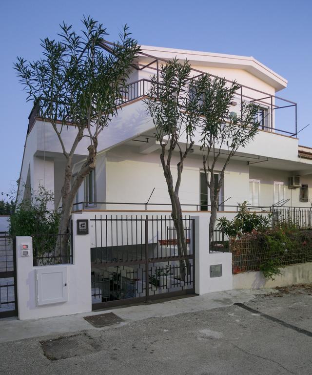 Gghh House Hotel Marina di Modica Dış mekan fotoğraf